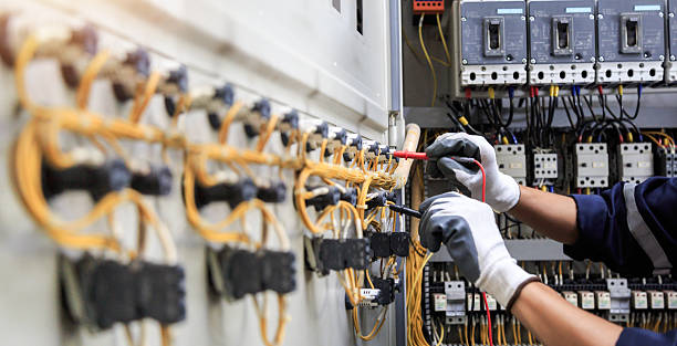 Professional Electrician technician working in Canadian Lakes, MI